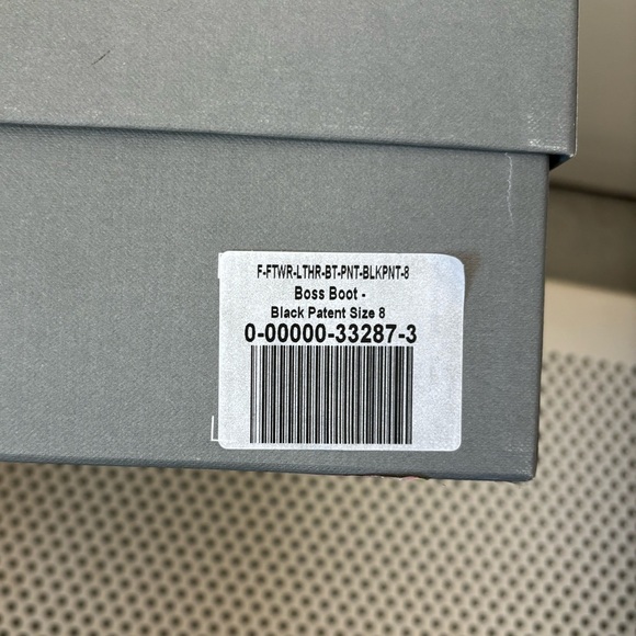 Everlane Boss Boot Black Patent - Picture 15 of 16